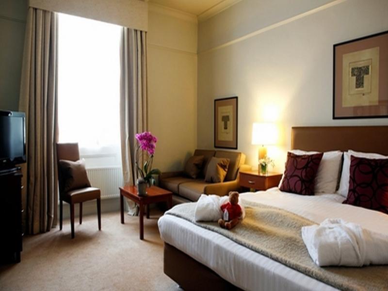 The Christopher Hotel, Eton Γουίνσδορ Εξωτερικό φωτογραφία