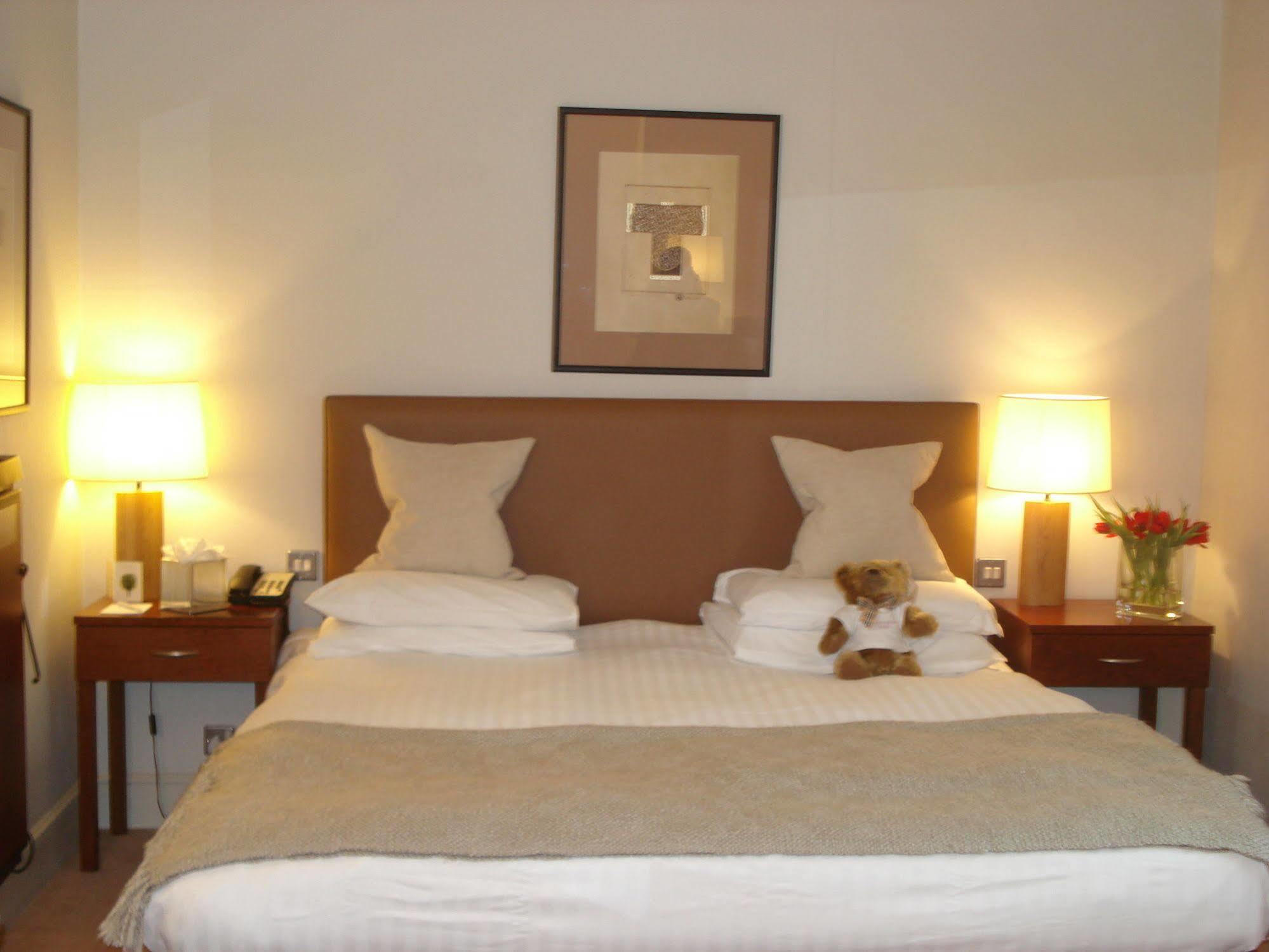 The Christopher Hotel, Eton Γουίνσδορ Εξωτερικό φωτογραφία